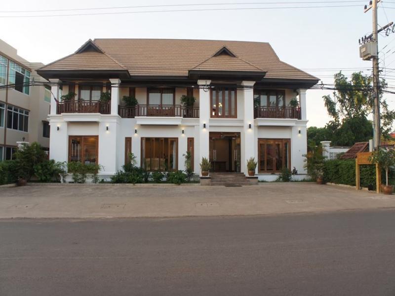 Athena Hotel Pakse Extérieur photo